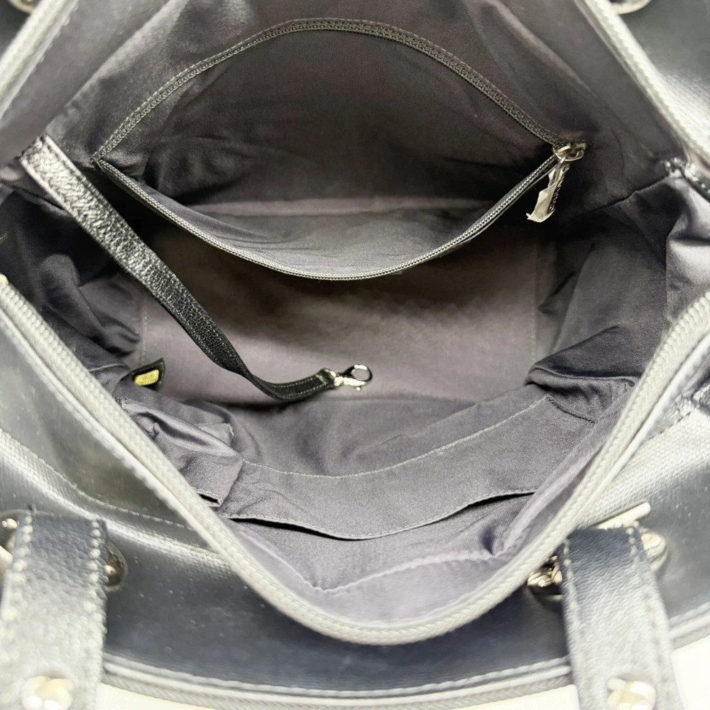CHANEL Black Leather Tote Bag - Picture 16 of 16